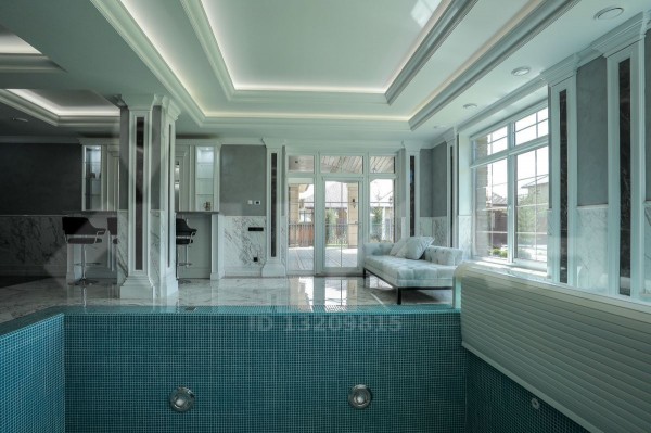 
В Оренбурге продается коттедж за 53 млн руб, в котором убили  директора оренбургского филиала &laquo;Газпромтранса&raquo;, его жену и водителя		