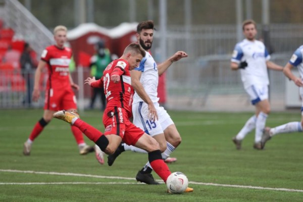 &laquo;Оренбург&raquo; разгромил &laquo;Спартак-2&raquo; благодаря дублю своего защитника