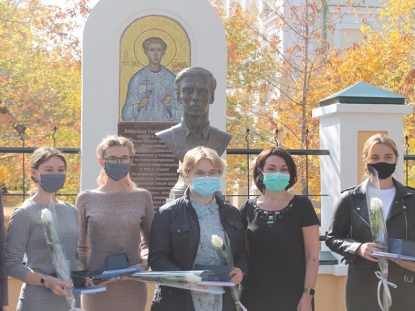 В Оренбурге открыли бюст Александру Шморелю 