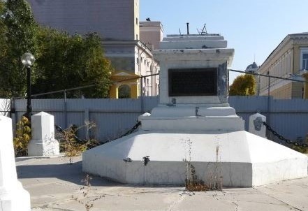 Оренбургским коммунистам ехидно предложили восстановить памятник Ленину за свой счет