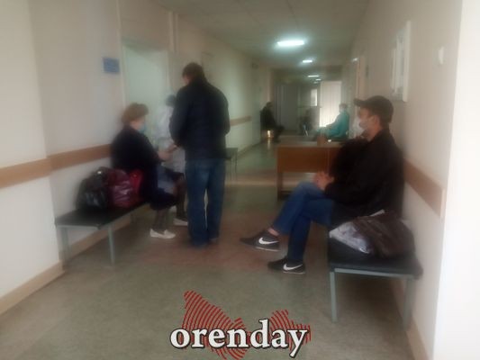Оренбуржцы жалуются, что брошены в ковид-центре &laquo;один на один&raquo; с болезнью