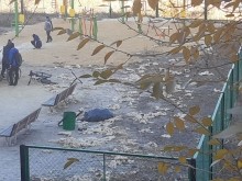 В Медногорске детская площадка становится похожа на свалку