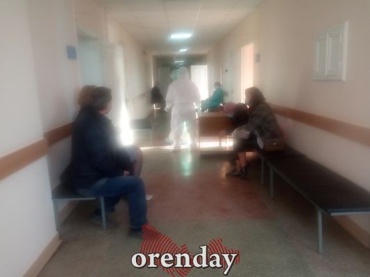 Оренбуржцы жалуются, что брошены в ковид-центре &laquo;один на один&raquo; с болезнью