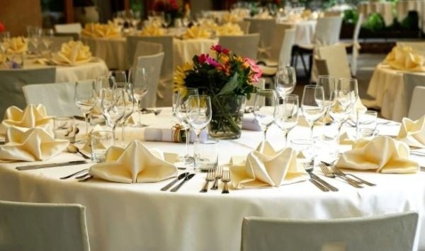 В оренбургских кафе и ресторанах запретили проведение банкетов и корпоративов