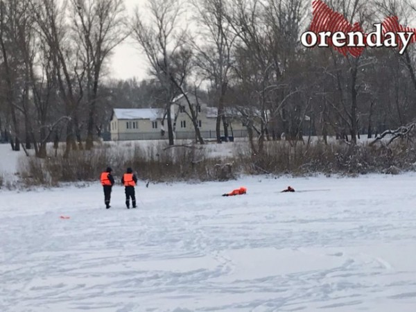 В Оренбурге в районе пешеходного моста спасали &laquo;провалившихся в полынью&raquo;