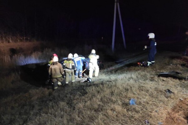 Под Оренбургом в ДТП погибли два человека и четверо пострадали