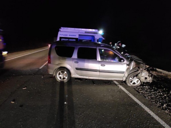 Под Оренбургом в ДТП погибли два человека и четверо пострадали
