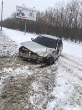 "Летняя" резина до добра не доводит: В Оренбурге столкнулись "ВАЗ" и "Датсун" "Летняя" резина до добра не доводит: В Оренбурге столкнулись "ВАЗ" и "Датсун"