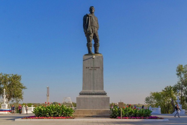 Какие памятники есть в Оренбурге