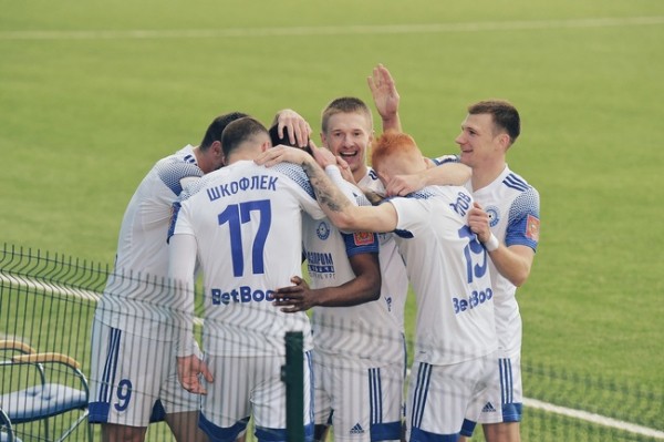 ФК "Оренбург" продолжает погоню за лидером