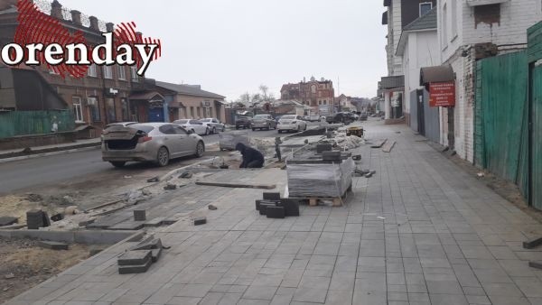 Жители улицы Комсомольской после ремонта тротуаров оказались в «западне» Жители улицы Комсомольской после ремонта тротуаров оказались в «западне»