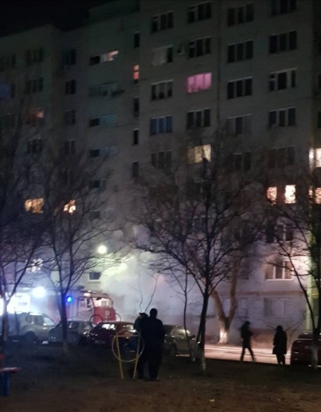 В Оренбурге полыхала квартира в многоэтажке