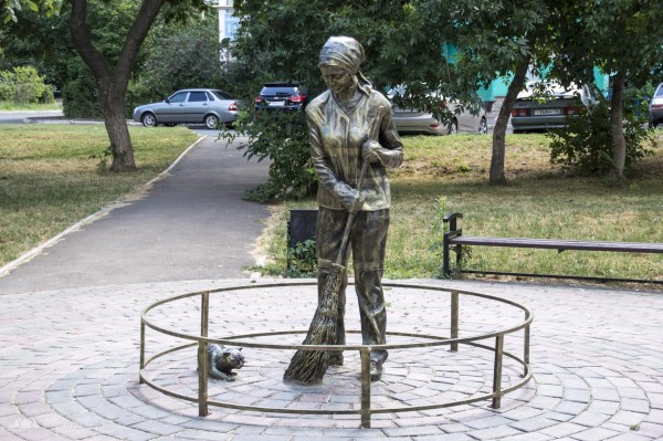 Какие памятники есть в Оренбурге