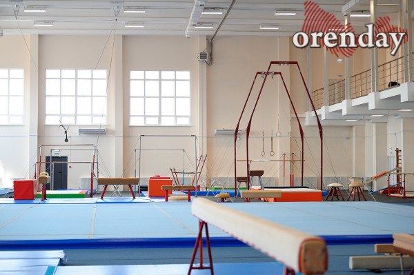 На оренбургской Набережной вместо аварийного здания появилась спортплощадка