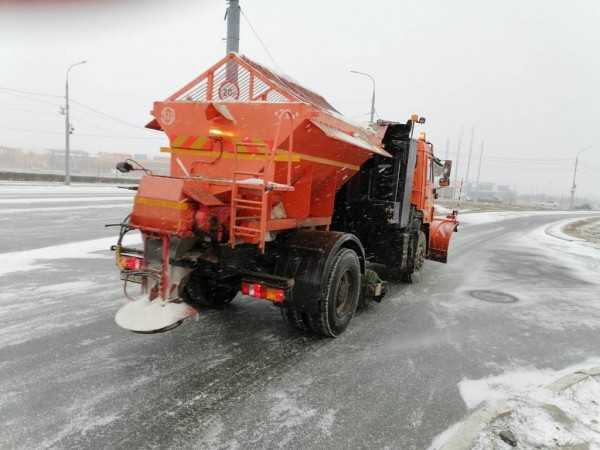В Оренбурге ликвидируют последствия снегопада