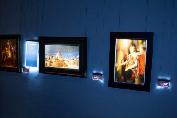 Никас Сафронов открыл в Оренбурге свою первую выставку в период пандемии