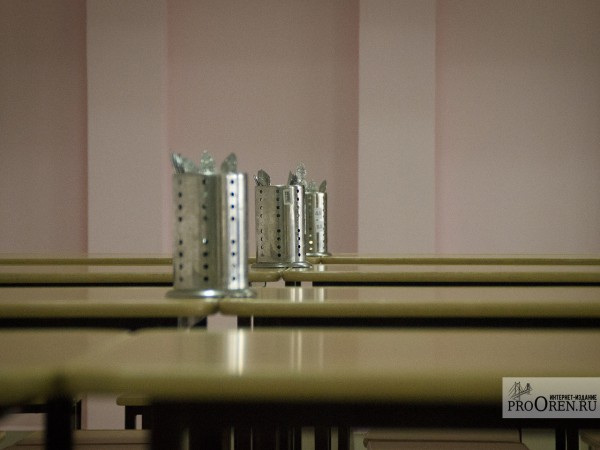 В Оренбурге пролонгируют договоры на поставку горячего питания в школы