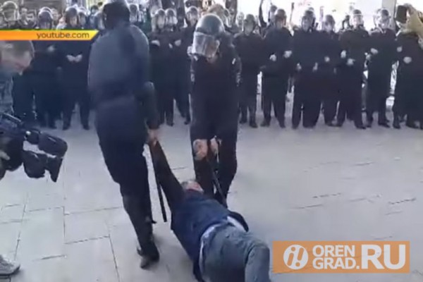 Максим Амелин: "Нас пытаются запугать агрессивным полицейским"