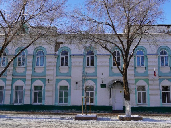Власти Оренбурга выделили 24 млн рублей на ремонт киргизской школы на Советской
