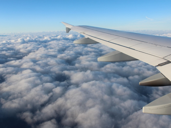 Самолет Москва-Оренбург не смог приземлиться из-за тумана