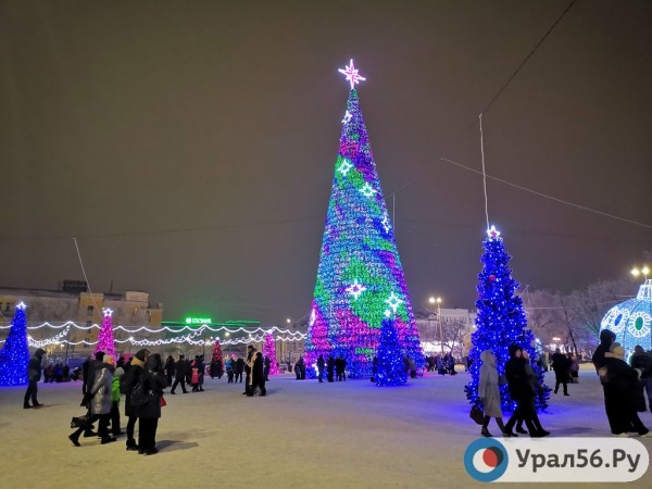 В Оренбурге новогодний салют запустят 1 января
В Оренбурге новогодний салют запустят 1 января