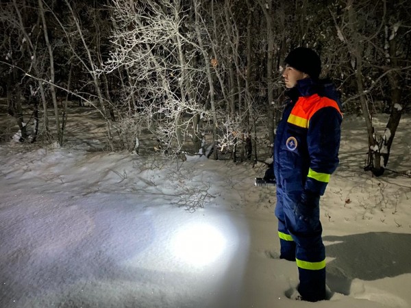 Под Оренбургом спасатели нашли заблудившуюся женщину