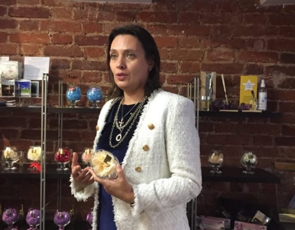 Духи с запахом оренбургской степи выпустили в Санкт-Петербурге Духи с запахом оренбургской степи выпустили в Санкт-Петербурге