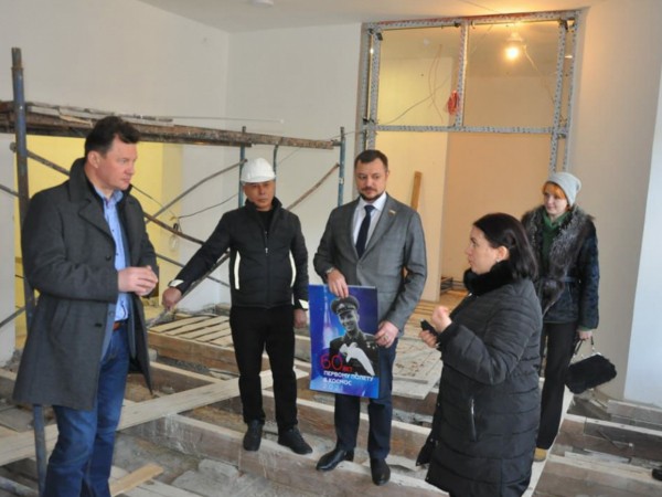 Депутаты оренбургского Горсовета контролируют ход ремонта музея-квартиры Гагариных