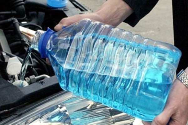 Роспотребнадзор дал оренбуржцам рекомендации по выбору «незамерзайки» Роспотребнадзор дал оренбуржцам рекомендации по выбору «незамерзайки»