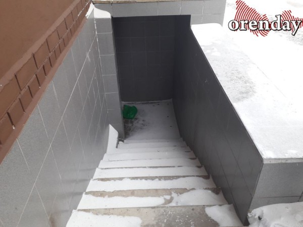 В Оренбурге прорыв коллектора может обернуться крупной коммунальной аварией В Оренбурге прорыв коллектора может обернуться крупной коммунальной аварией