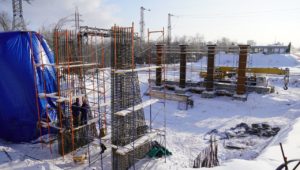 Строительство моста на улице Конституции в Оренбурге завершат осенью 2021 года