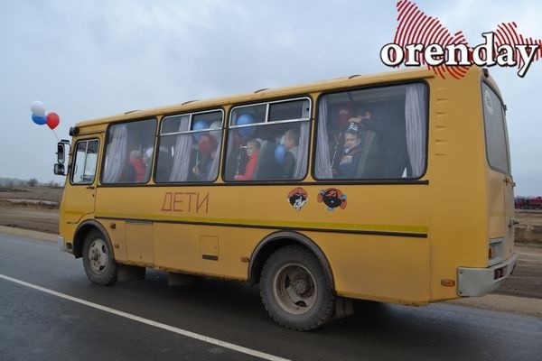 Жители села Татарский Саракташ сами ищут транспорт для своих школьников Жители села Татарский Саракташ сами ищут транспорт для своих школьников