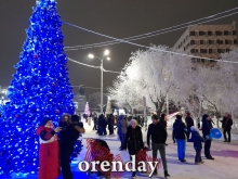 В новогоднюю ночь на площади им.Ленина в Оренбурге было не протолкнуться