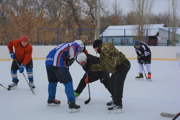 В Тоцком районе Оренбуржья провели первый хоккейный турнир среди любителей В Тоцком районе Оренбуржья провели первый хоккейный турнир среди любителей