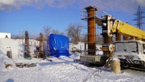 Строительство моста на улице Конституции в Оренбурге завершат осенью 2021 года