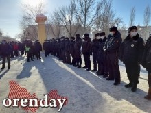 Разгонять несанкционированный митинг вышла, кажется, вся оренбургская полиция