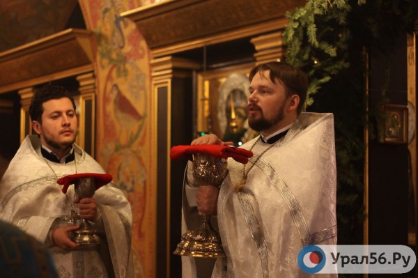 
Православные христиане Орской епархии встретили Рождество		