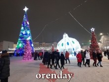 В новогоднюю ночь на площади им.Ленина в Оренбурге было не протолкнуться