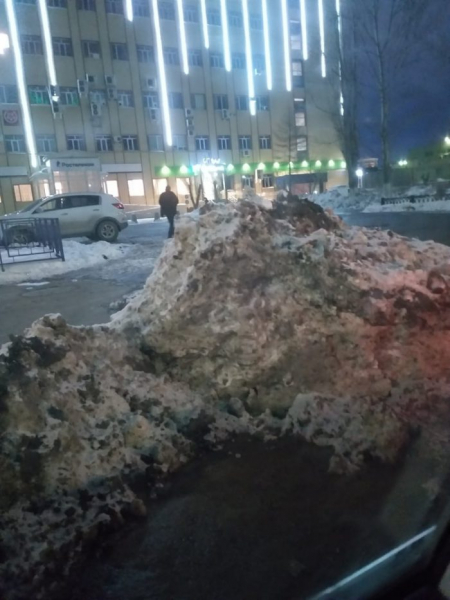 Прокуратура показала плохую уборку снега в центре Оренбурга