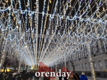 В новогоднюю ночь на площади им.Ленина в Оренбурге было не протолкнуться В новогоднюю ночь на площади им.Ленина в Оренбурге было не протолкнуться