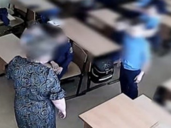 В Оренбурге учитель математики ударил восьмиклассника В Оренбурге учитель математики ударил восьмиклассника