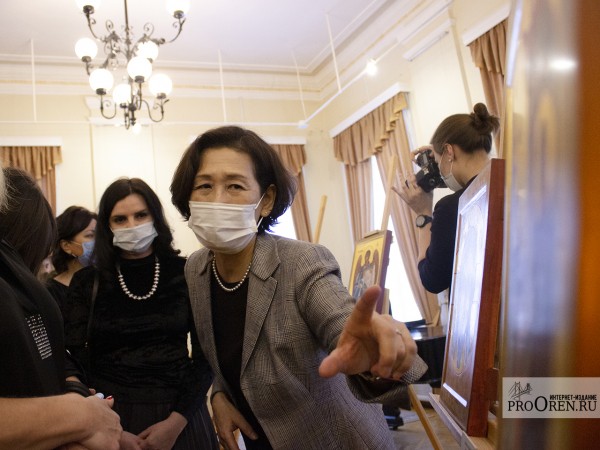 В Оренбурге прошла однодневная выставка японской художницы Хироко Кодзуки