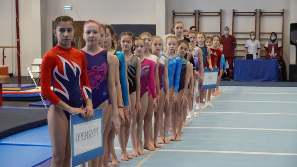 В оренбургском центре гимнастики проходят первые большие соревнования
