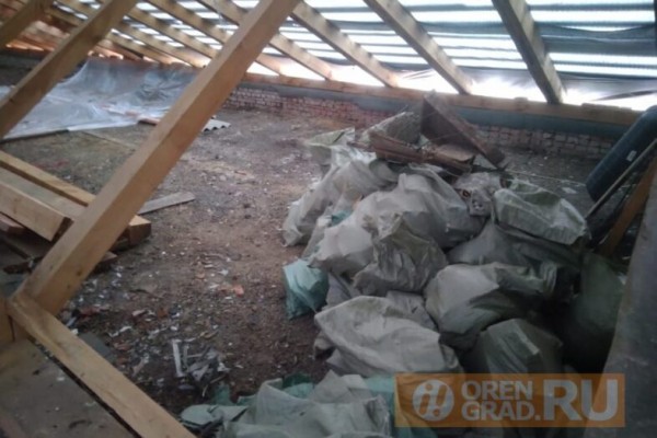 В Оренбурге продолжается капитальный ремонт кровли В Оренбурге продолжается капитальный ремонт кровли