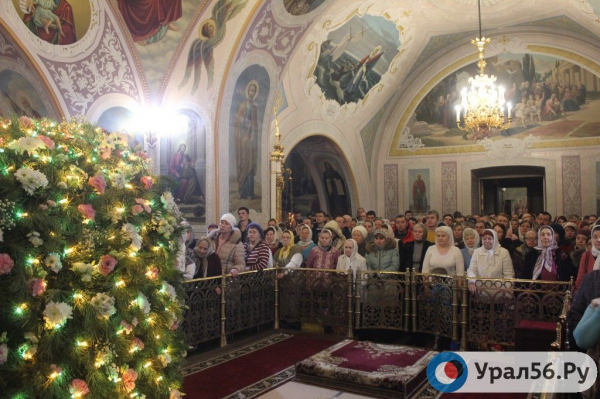 РПЦ посоветовала пожилым людям не посещать храмы на Рождество из-за Covid-19
РПЦ посоветовала пожилым людям не посещать храмы на Рождество из-за Covid-19