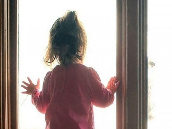 Стало известно о состоянии девочки, которая упала с 9 этажа Стало известно о состоянии девочки, которая упала с 9 этажа