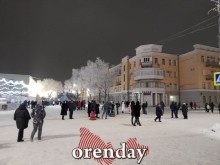В новогоднюю ночь на площади им.Ленина в Оренбурге было не протолкнуться