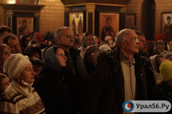 
Православные христиане Орской епархии встретили Рождество		