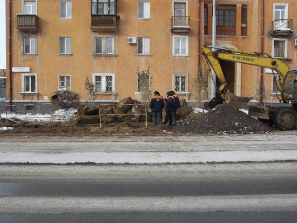 В Новотроицке устранили коммунальную аварию на водоводе В Новотроицке устранили коммунальную аварию на водоводе