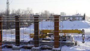 Строительство моста на улице Конституции в Оренбурге завершат осенью 2021 года